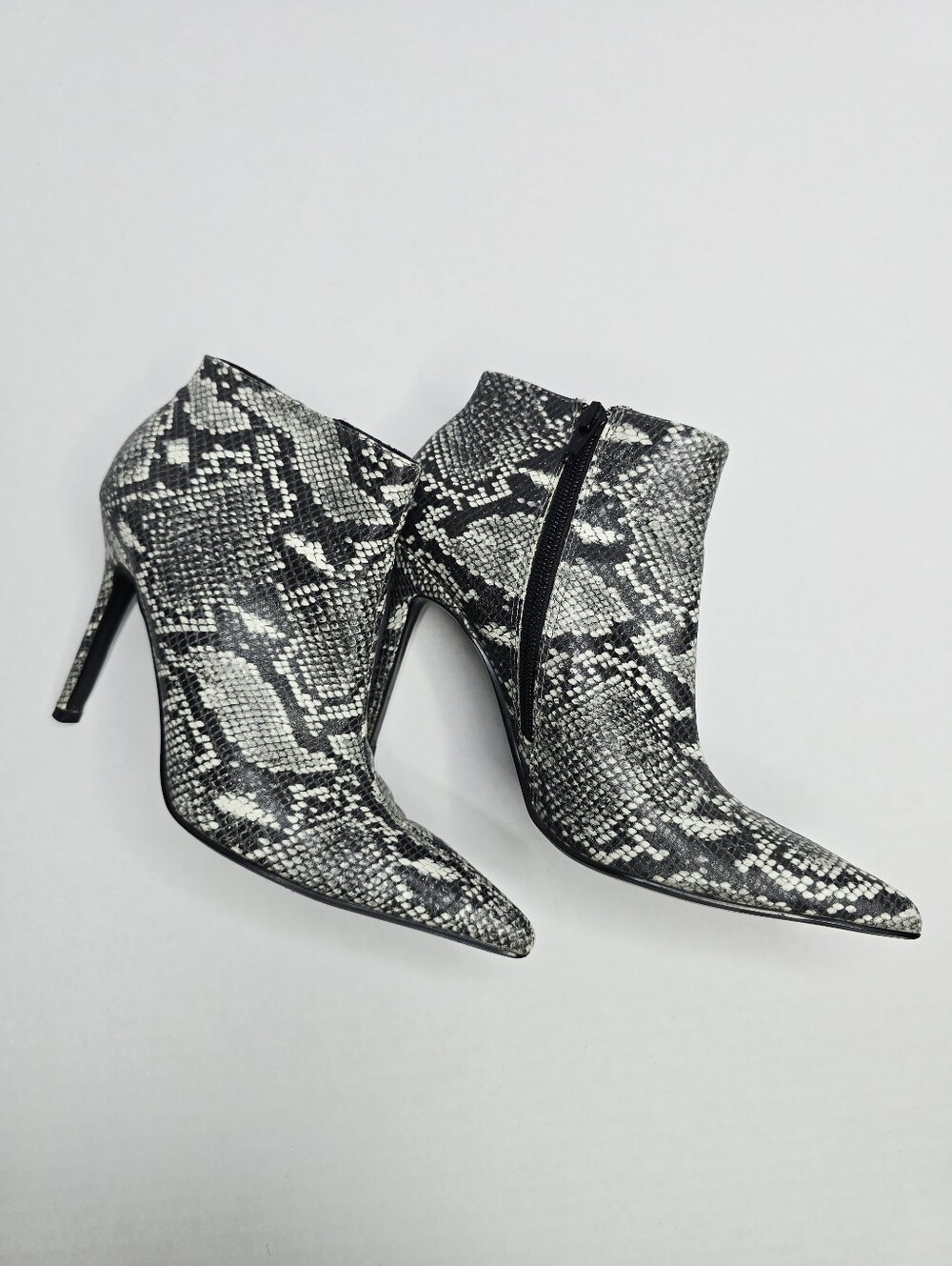 Colin Stuart Leather "Python" Stiletto Booties Size 5.5